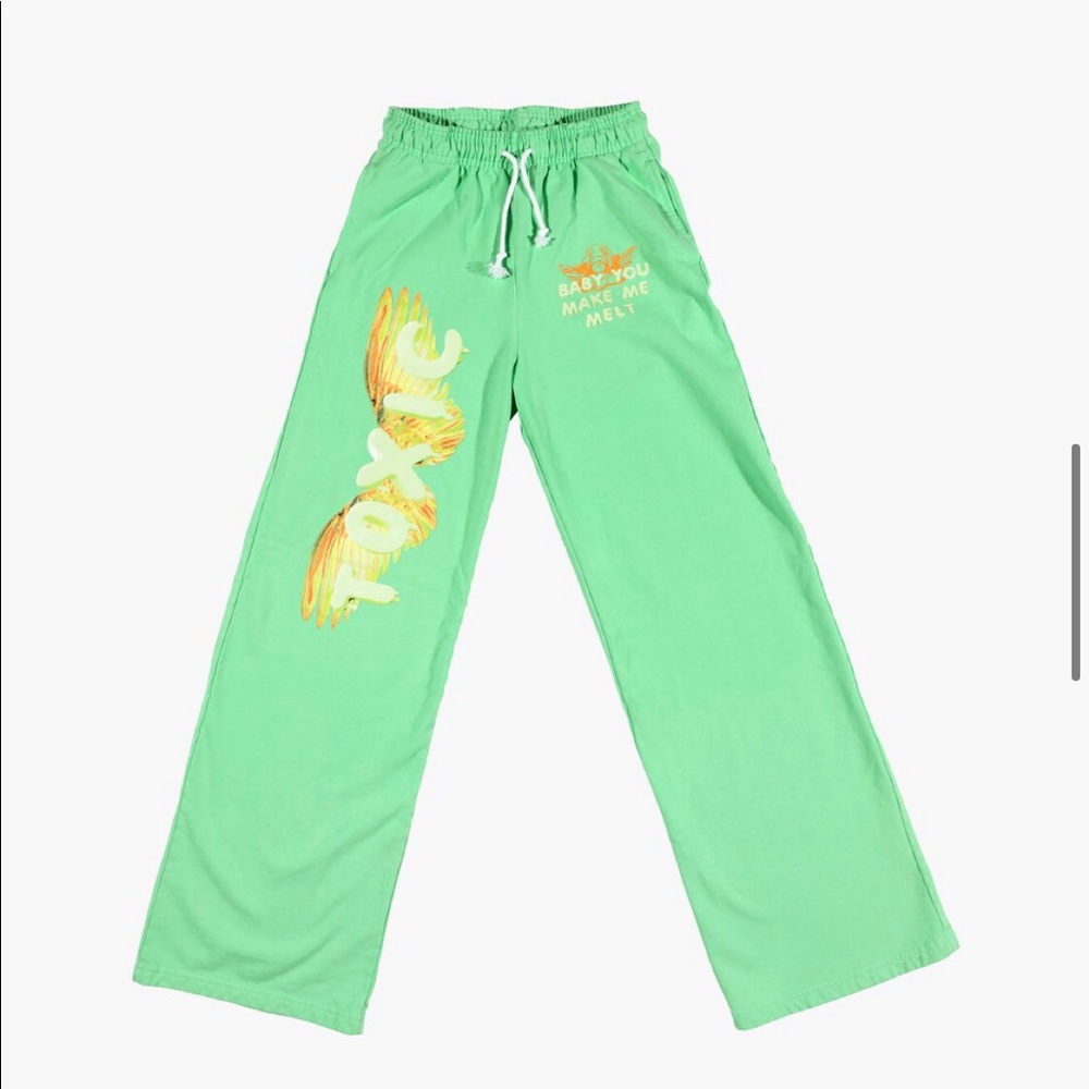 Boys lie toxic pants